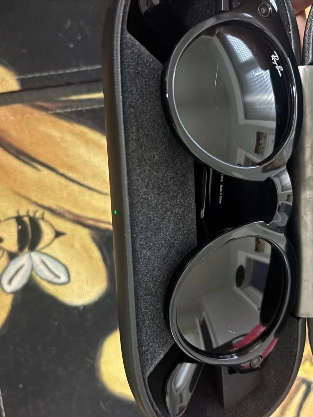Ray-Ban Stories Round Smart Glasses — Black Frames with Dark Lenses